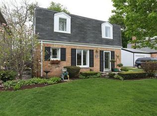 701 E Davis St, Arlington Heights, IL