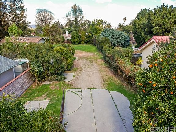 5th image of 22947 Mariano St