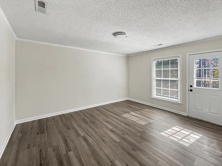 4918 Waltmoor Rd — Photo 7