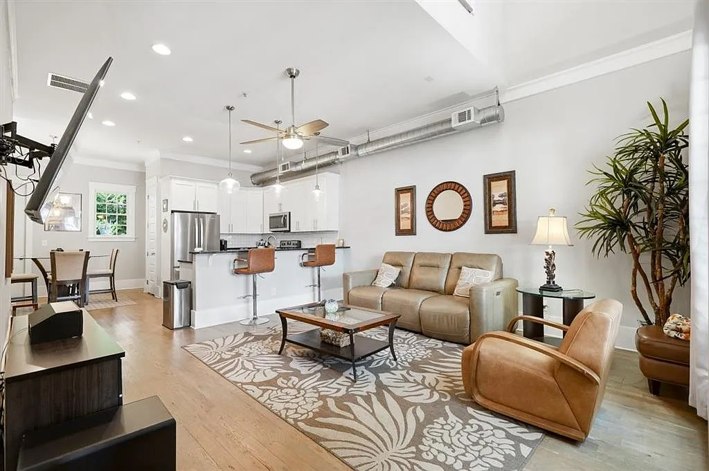 2 bed, 2.5 bath, 1368 sqft, $2,295 — Photo 4