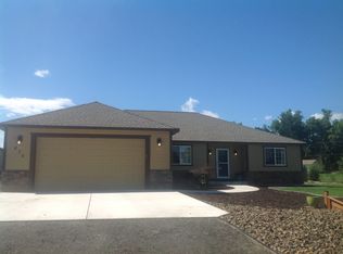 476 Paradise Dr, Burbank, WA 99323