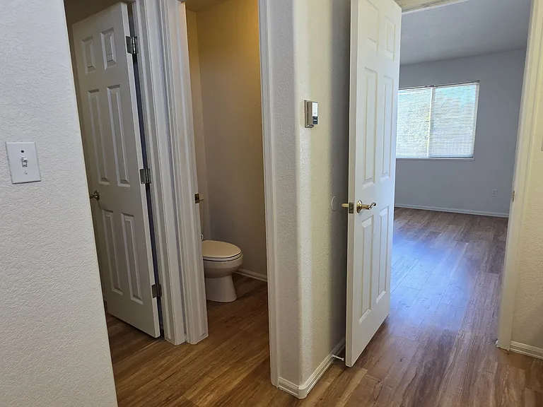 438 Mountainside Ln — Photo 15