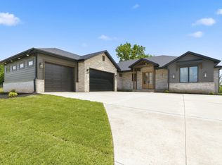 2930 E Kemmling Ln, Springfield, MO 65804