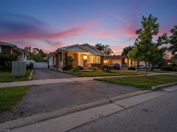 3rd image of 1259 Ernest Ave