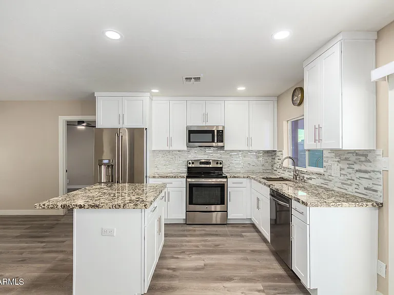 1602 W Rockwood Dr — Photo 14