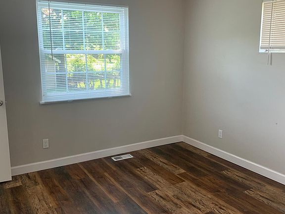 5th image of 408 Eastbrook Ln