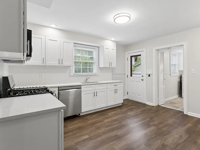 127 Bell Ave — Photo 8