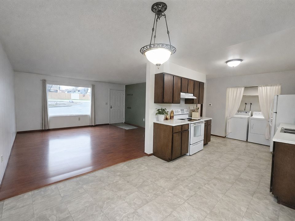 1st image of 5010 W Canal Dr