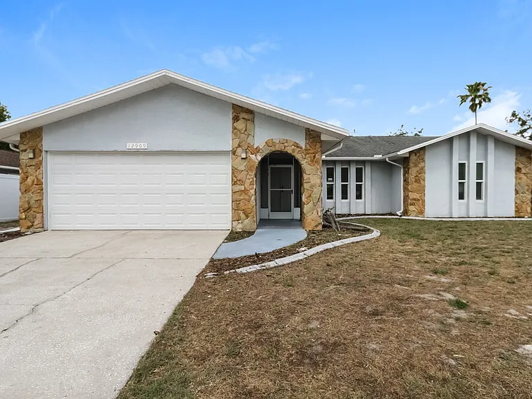 12909 Walnut Tree Ln — Photo 1