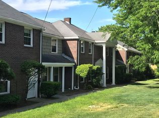 15 Linden St, Wellesley, MA 02482