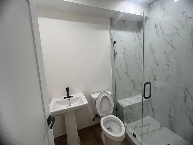 6903 Fulton Ave — Photo 15