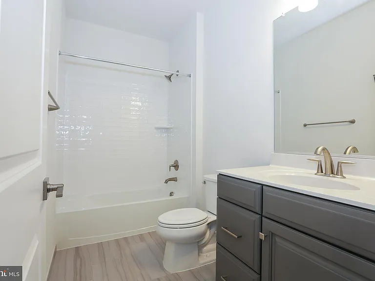 6722 Upland Manor Dr — Photo 31