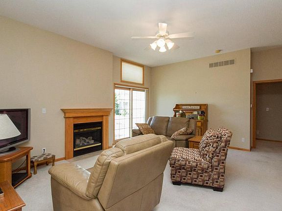 3rd image of 3701 Farnham Dr