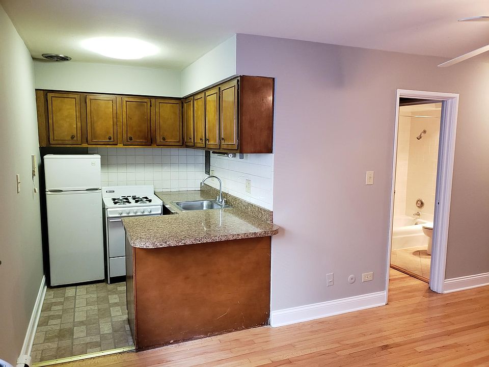 1st image of 451 W Aldine Ave #516
