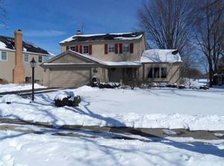 1032 Briergate Dr, Naperville, IL 60563