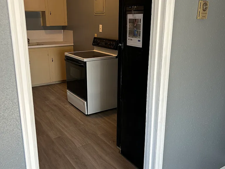 120 2nd Ave SW #4 — Photo 2