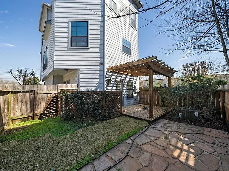 835 Garden Oaks Trce — Photo 14