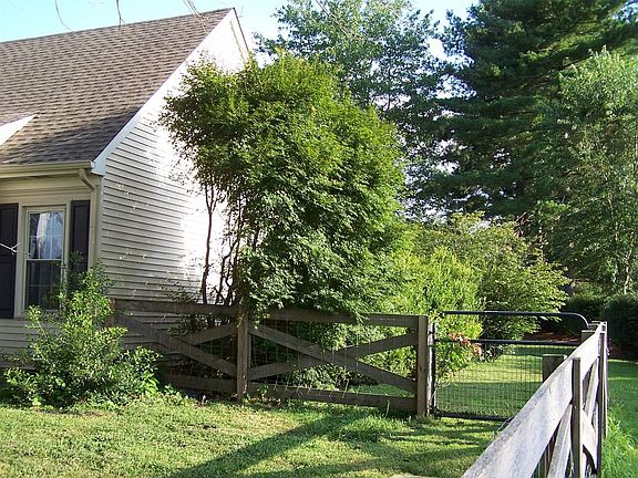 2nd image of 679 Collett Rd