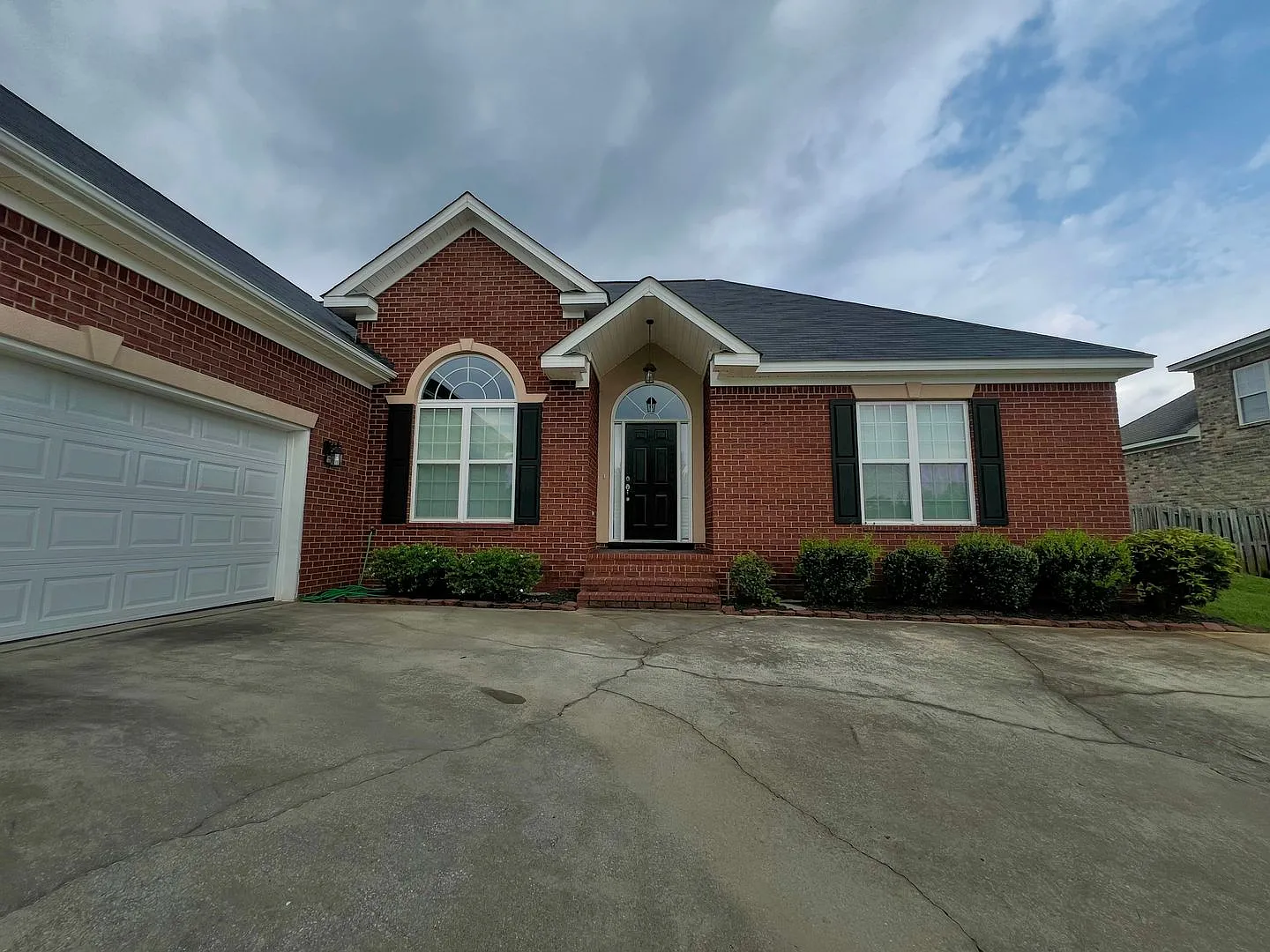 Updated and Clean 4 Bedroom Columbia County Rental — Photo 2