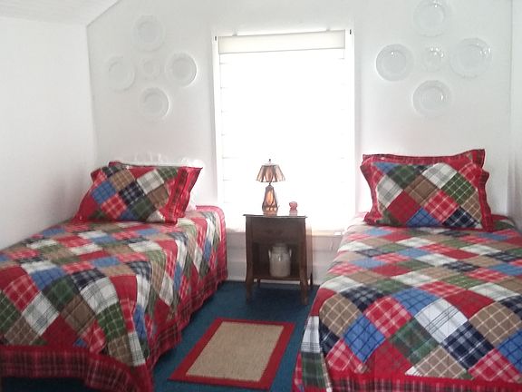 2nd Bedroom- upstairs