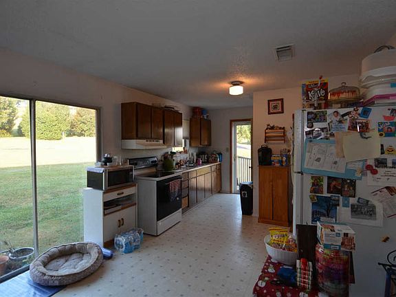 4th image of 504 Flat Creek Hwy