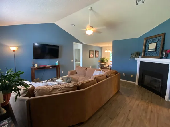1139 S Camellia Ln, Fayetteville, AR 72704