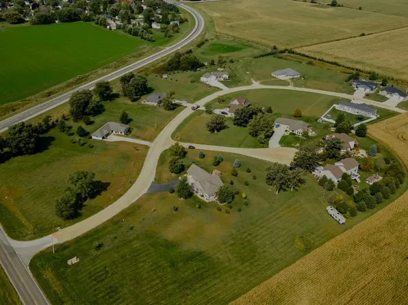 2 Overlie Dr, Rose Creek, MN 55970