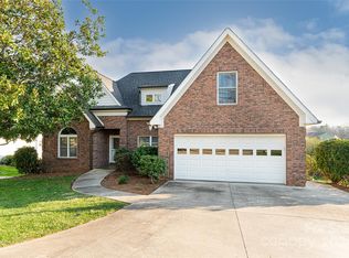 22 Alexander Rd, Weaverville, NC 28787