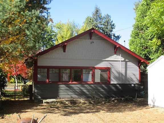 3rd image of 139 Portland Ave