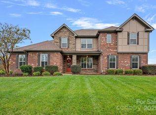 706 Blaise Ct, Matthews, NC 28104