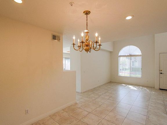 5th image of 168 River Rock Ct