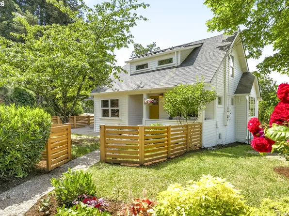 319 S Center St, Oregon City, OR 97045