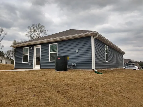 51 Lake Terrace Cir, La Fayette, GA 30728