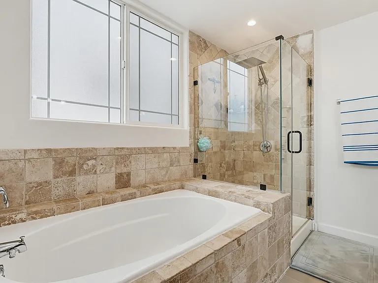 5132 W Maplewood Ave #202 — Photo 41