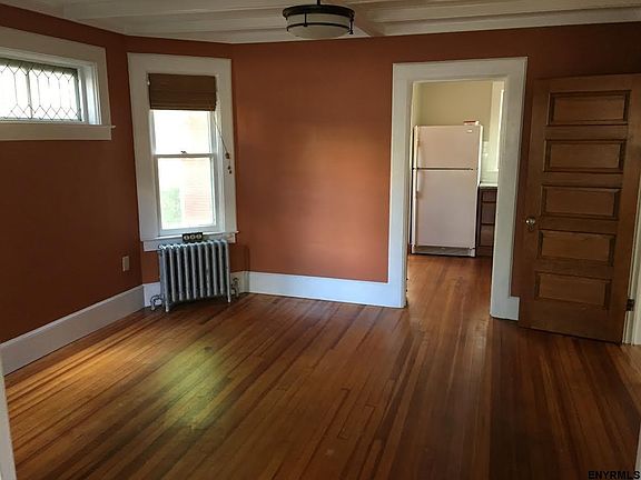 3rd image of 250 Church St