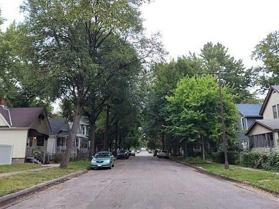 5th image of 841 Marion St