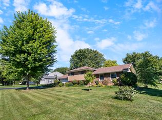 29W316 Andermann Dr, Naperville, IL 60564