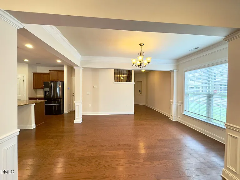 403 Daylin Dr — Photo 16