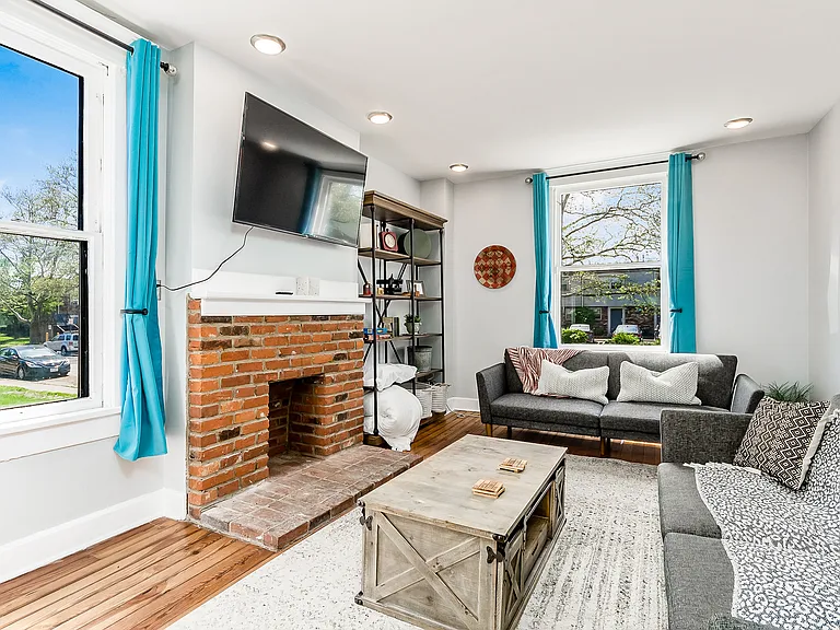878 Harrison Ave — Photo 11