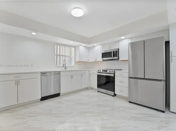271 S Hollybrook Dr APT 307, Pembroke Pines, FL 33025