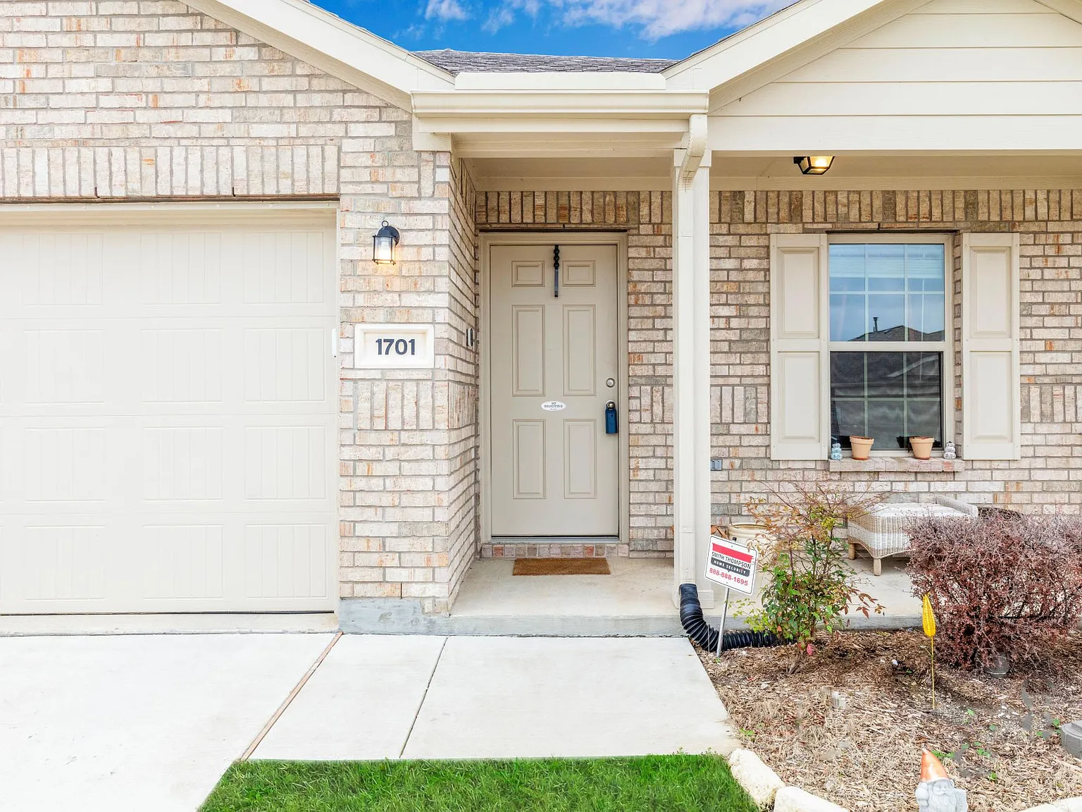 1701 Westfall Dr — Photo 2