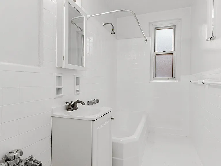 83-57 118th St #1L — Photo 2