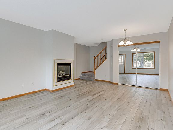 Gas fireplace