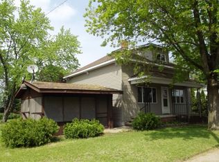 208 E Ann St, Weyauwega, WI 54983