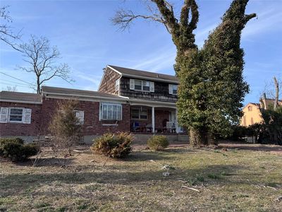 20 Westland Drive, Glen Cove, NY, 11542