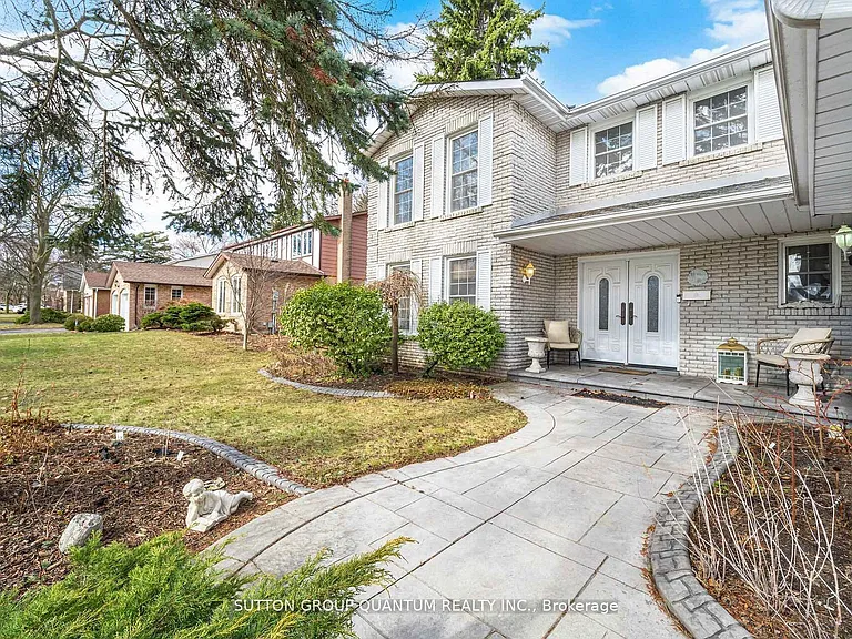 1511 Ifield Rd — Photo 3