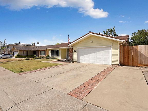 2nd image of 1721 Laramie Way