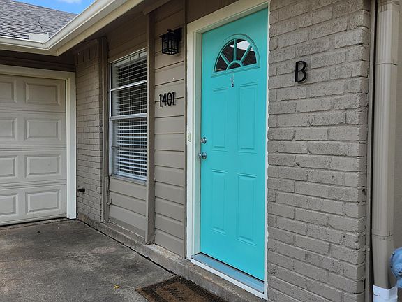 2nd image of 1401 Westcott Dr #B