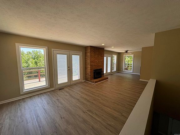 2nd image of 1908 Sherwood Ln
