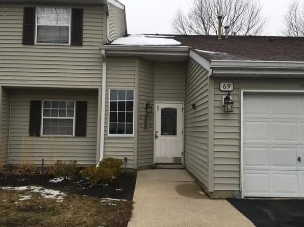69 Gant Cir, Streamwood, IL